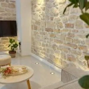 Mouses Thalia Вати