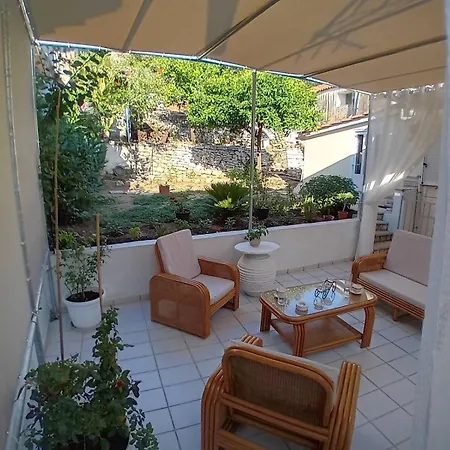 Apartment Mouses Thalia